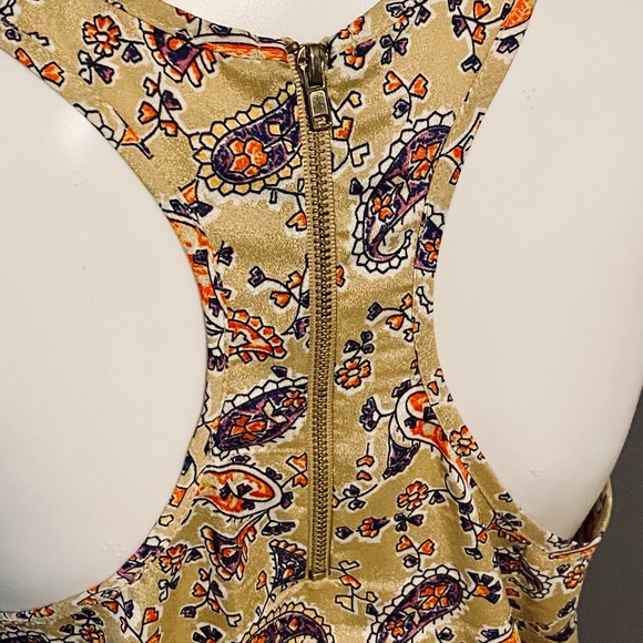 FINAL SALE!!! NWOT F21 Paisley Tank - Picture 6 of 8